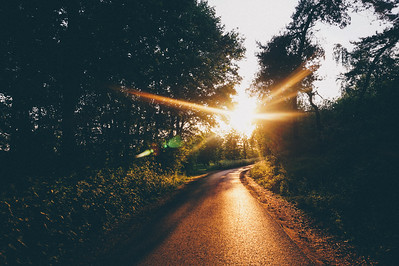 Luz del sol asomando